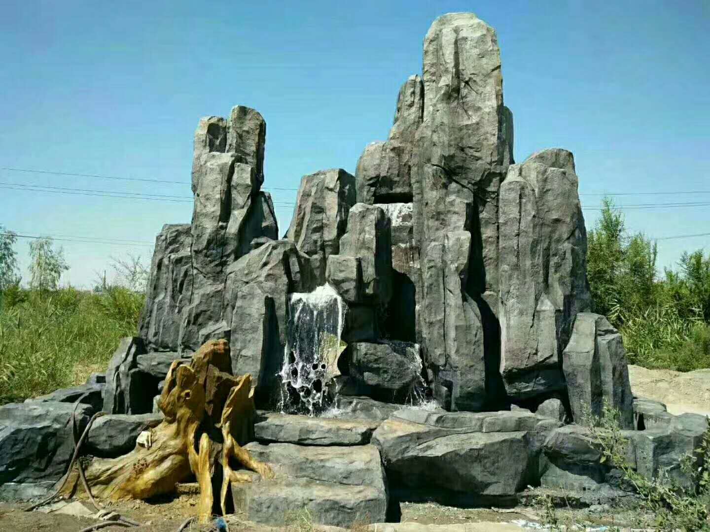 南充水泥塑石假山案例 南充水泥塑石假山案例